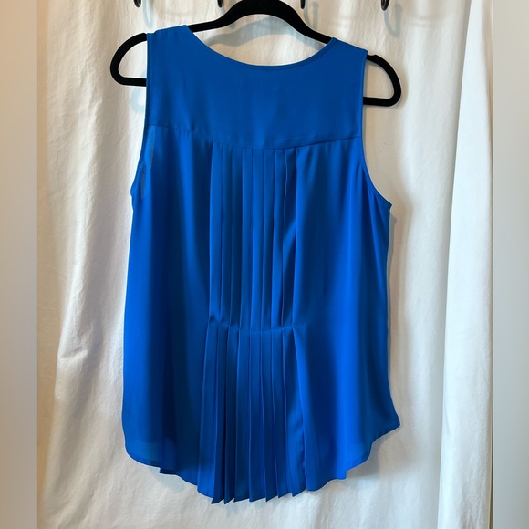 Banana Republic Medium blouse - Picture 2 of 2